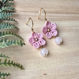 Roosa kvartsiga kõrvarõngad “Lily”