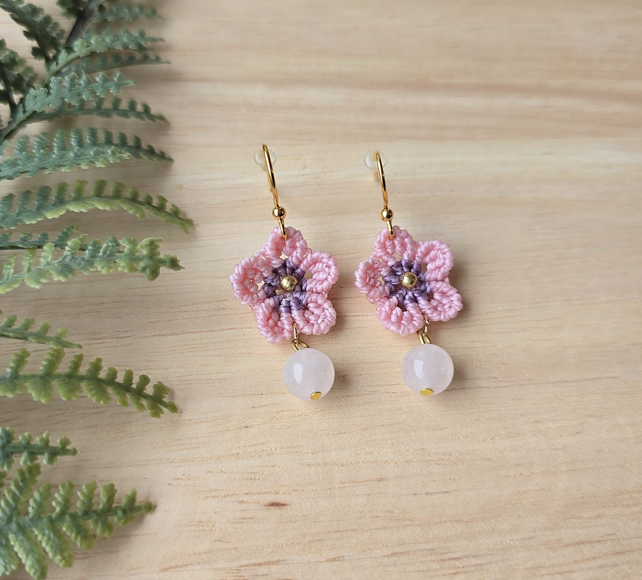 Roosa kvartsiga kõrvarõngad “Lily”