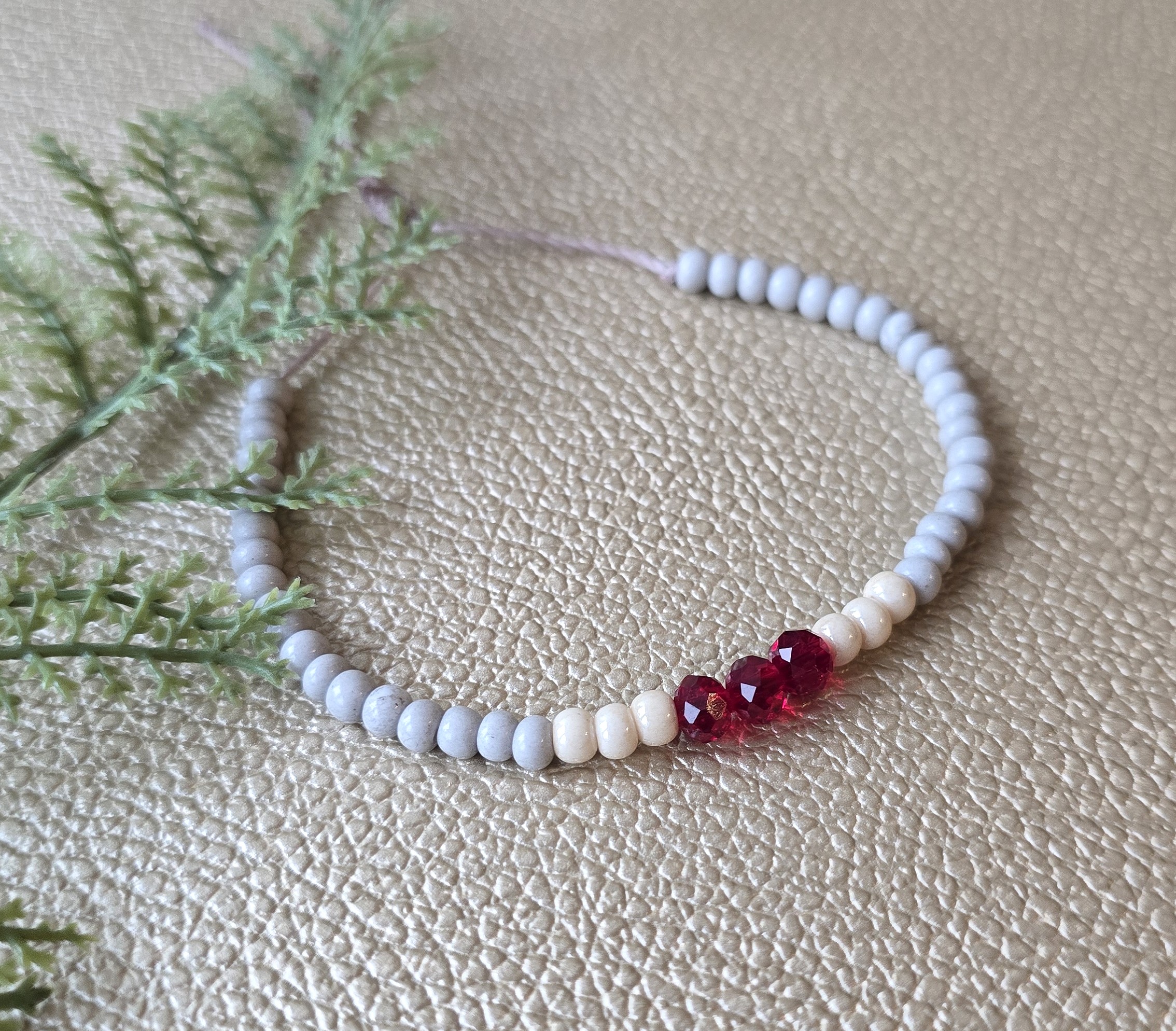 Käevõru klaashelmestega