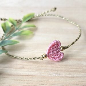 Käepael roosa südamega.